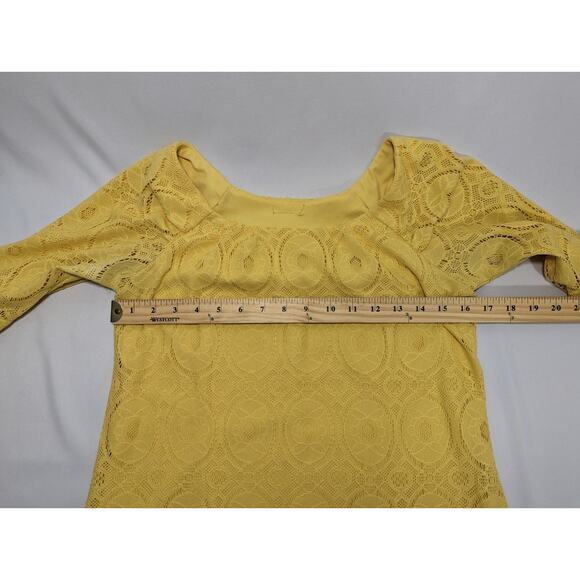 Beautiful Lace Overlay Half-Sleeve Dress Yellow XS - Picture 4 of 6